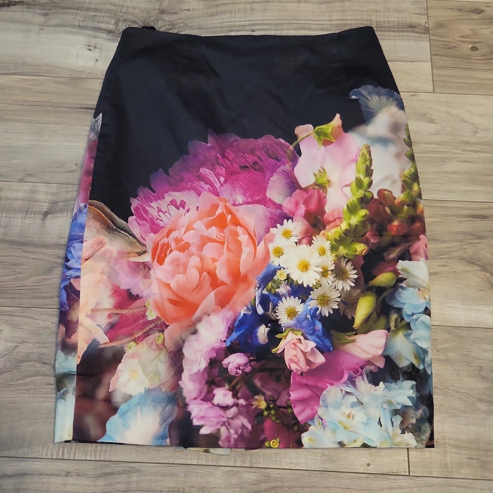 Ted Baker London Women Mini Pencil Black Floral Skirt 2‎ Lined
